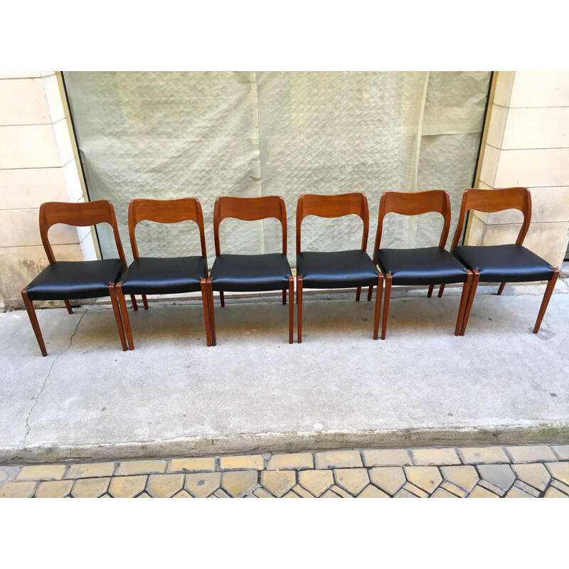 Set of 6 vintage teak chairs Niels O Moller model 71