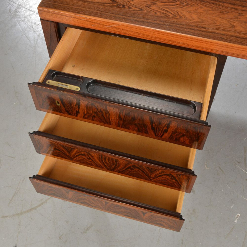 Vintage desk in rosewood model 77 by Gunni Omann