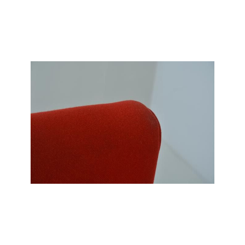 Vintage red lounge chair P40 by Osvaldo Borsani for Tecno