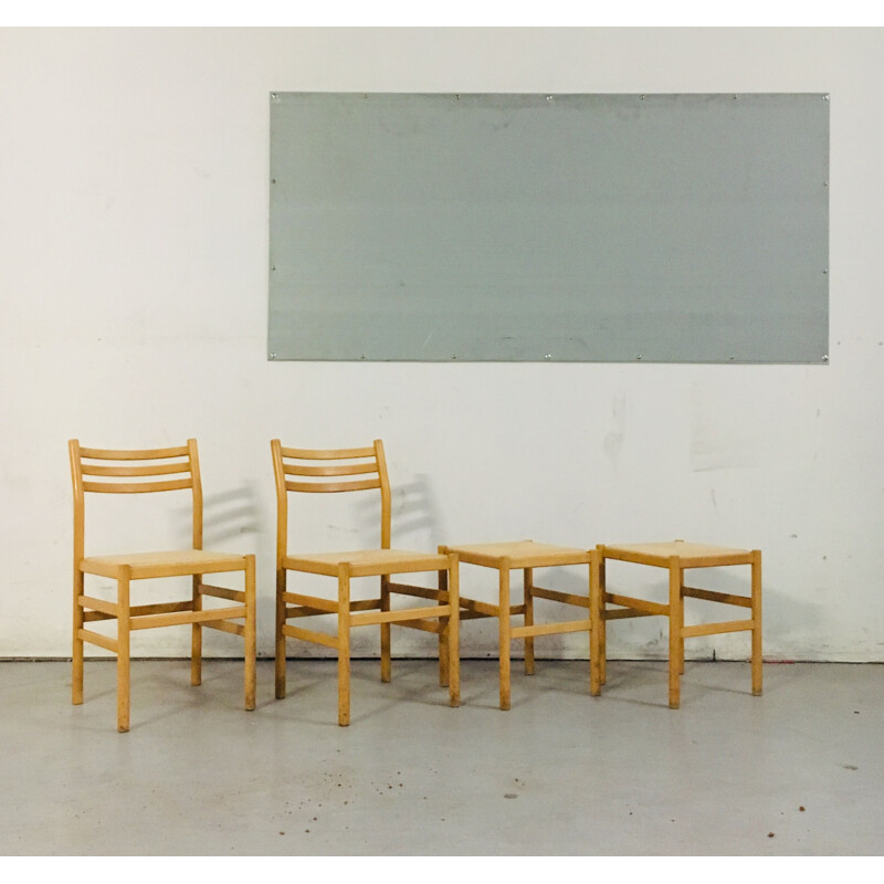 Set of 2 vintage chairs and 2 stools in beech and straw by Pierre Gautier Delaye