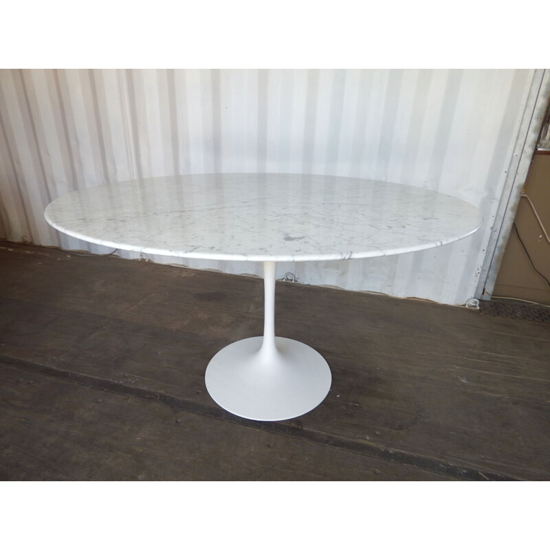 Vintage tulip table 120cm in carrara marble by Knoll