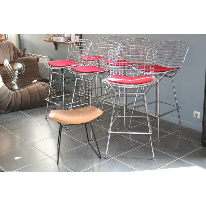 Vintage bar stool in chrome by Harry Bertoia for Knoll