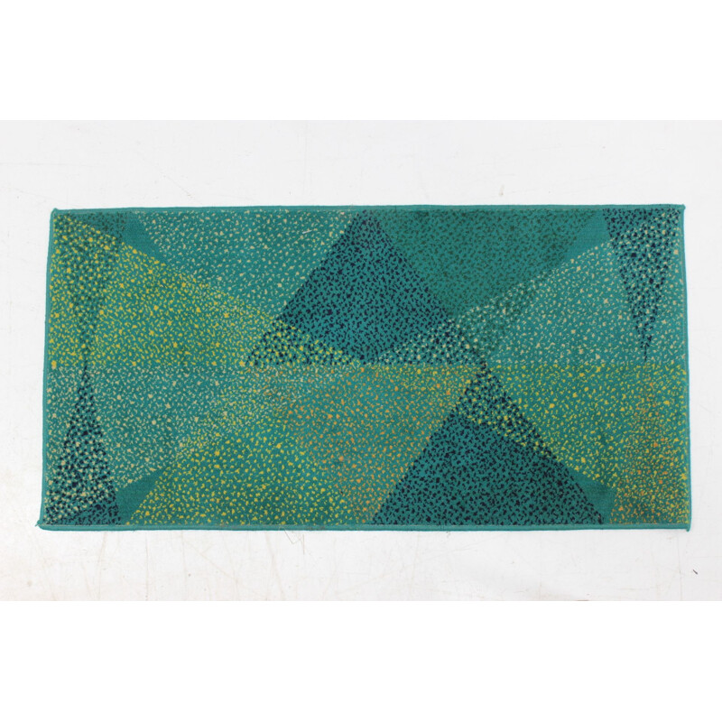 Green vintage geometric carpet