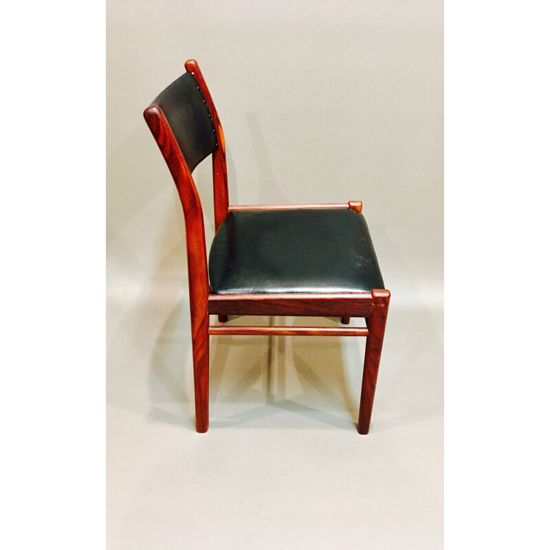 Suite de 4 chaises à repas vintage au design scandinave