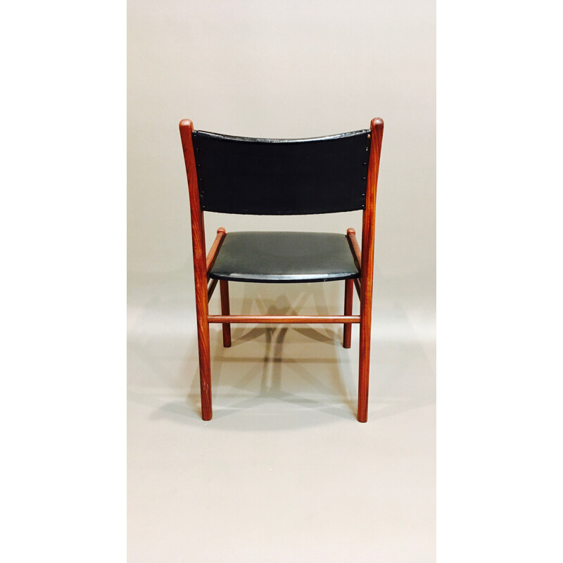 Suite de 4 chaises à repas vintage au design scandinave