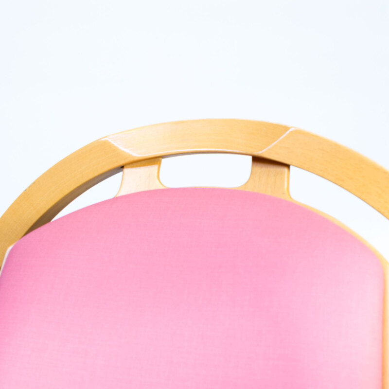 Vintage lounge chair argos in plywood and pink fabric for Baumann