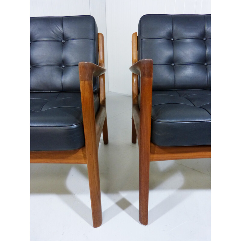 Pair of armchairs in wood and black leather, Ole WANSCHER - 1950s