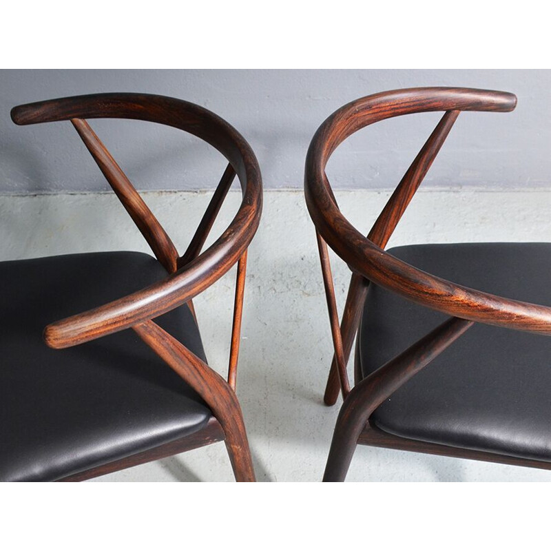 Set of 2 vintage dining chairs "255" in rosewood by Henning Kjaernulf for Bruno Hansen