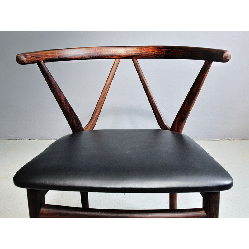 Set of 2 vintage dining chairs "255" in rosewood by Henning Kjaernulf for Bruno Hansen