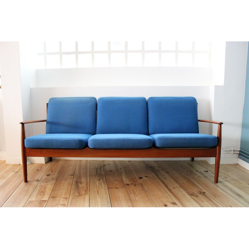 Scandinavian sofa in teak and wool, Grete JALK, France & Son edition - 1950s