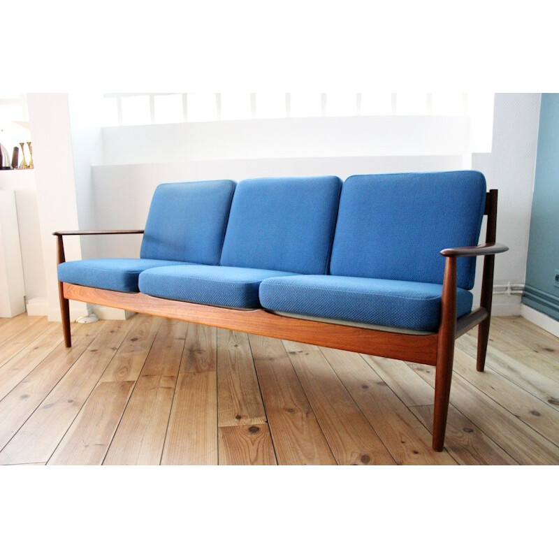 Scandinavian sofa in teak and wool, Grete JALK, France & Son edition - 1950s