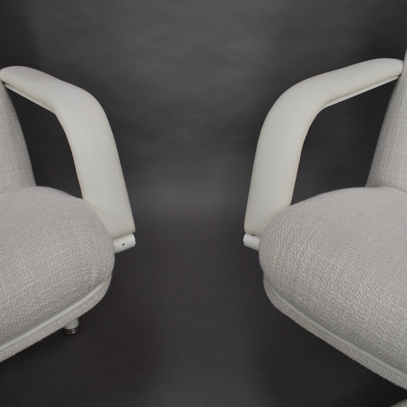 Set of 2 vintage lounge chairs F154 by Geoffrey Harcourt
