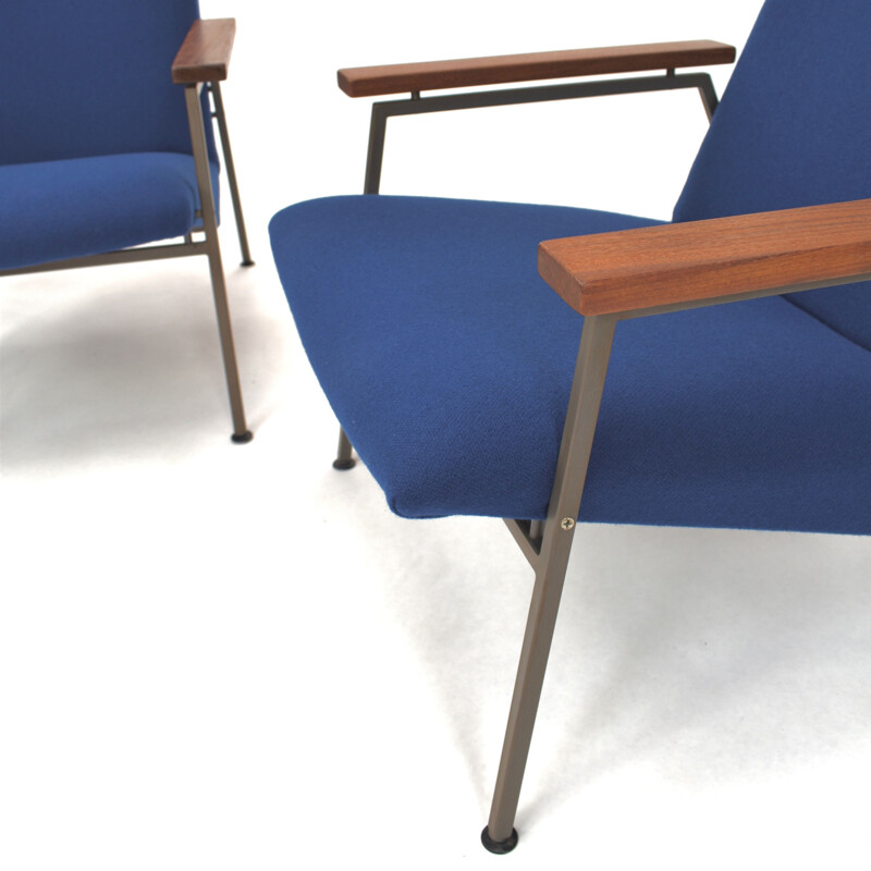 Set of 2 vintage blue lounge chairs by Rob Parry for Gelderland