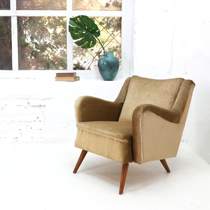 Vintage curved armchair in gold velvet, 1950