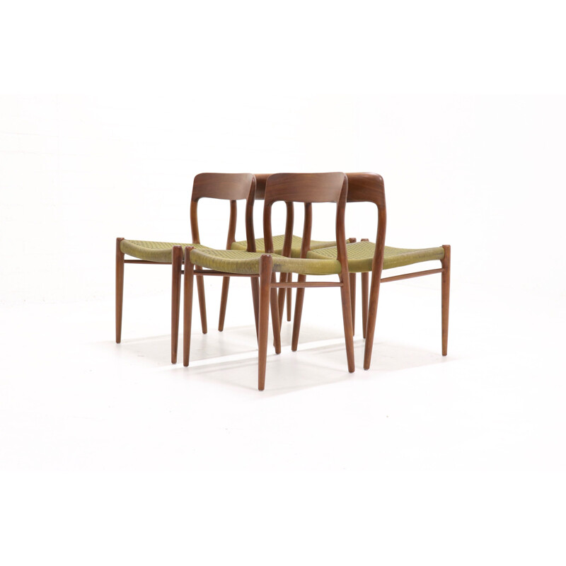 Suite de 4 chaises à repas vintage N75 en teck par N.O. Møller pour JL Møller