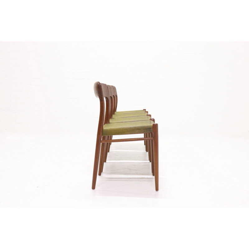 Suite de 4 chaises à repas vintage N75 en teck par N.O. Møller pour JL Møller