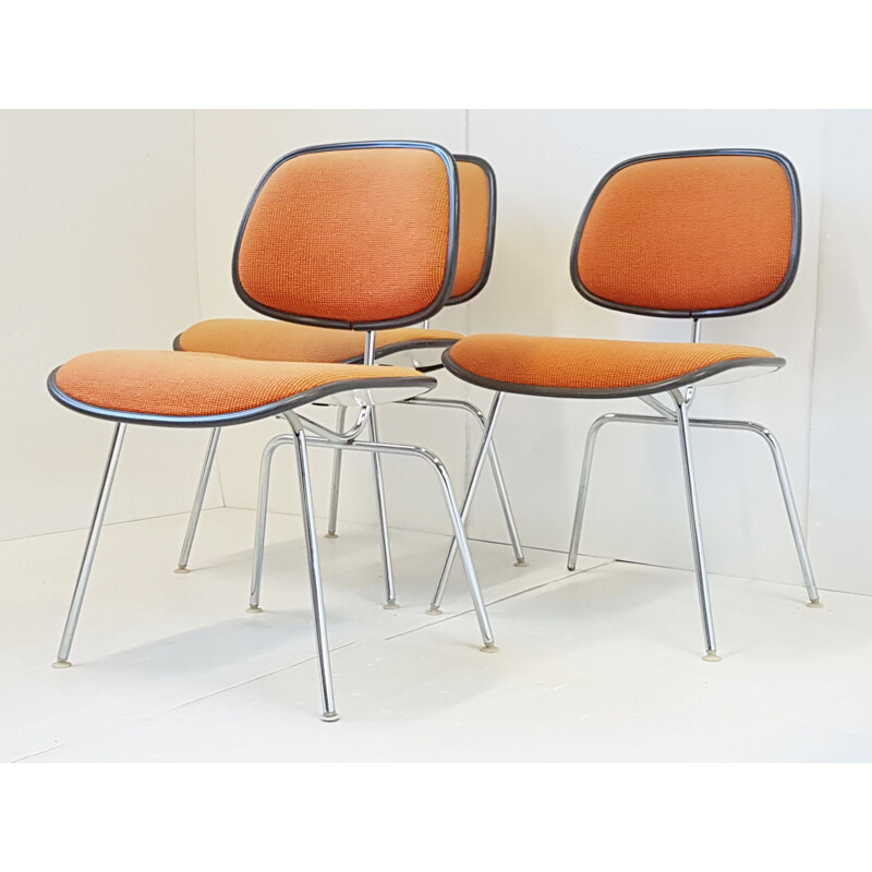 Suite de 3 chaises vintage oranges DCM Eames Herman Miller 1970