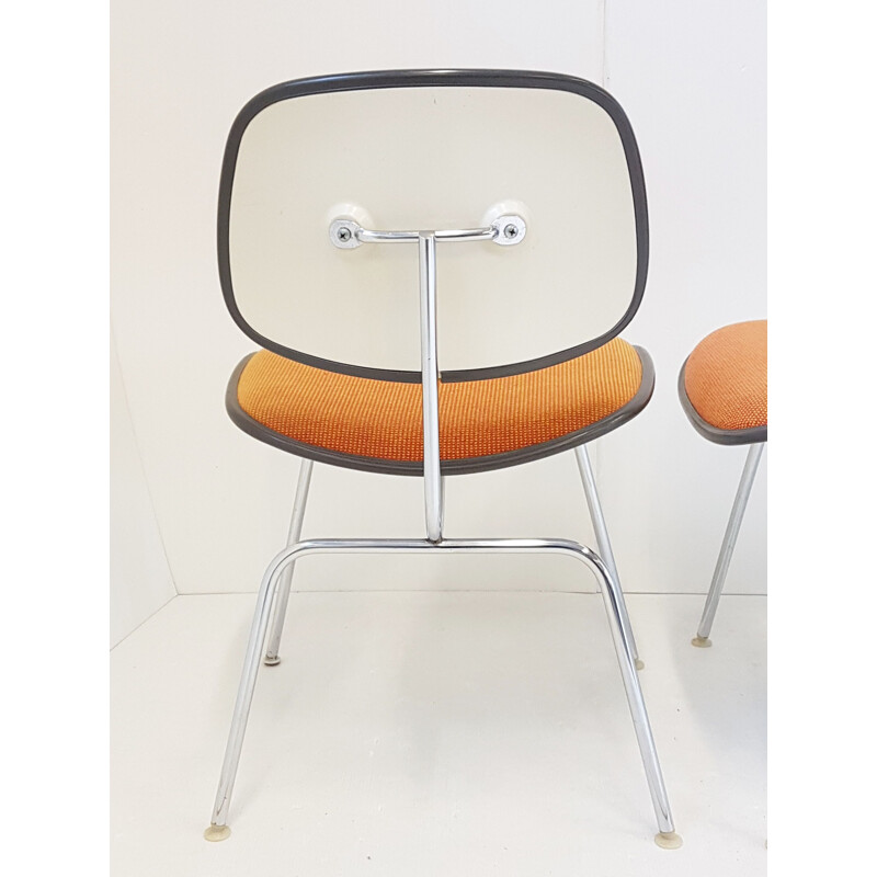 Suite de 3 chaises vintage oranges DCM Eames Herman Miller 1970