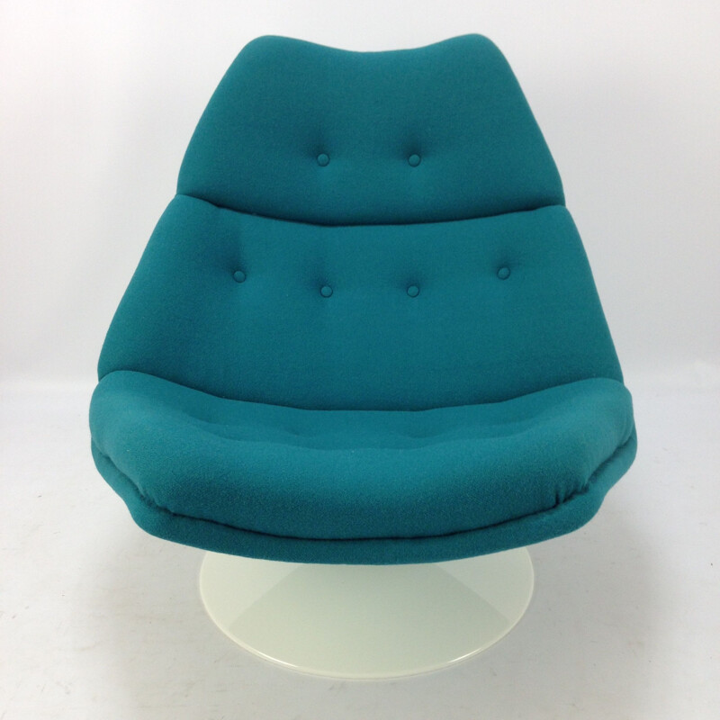 Vintage blue lounge chair F511 by Geoffrey Harcourt for Artifort