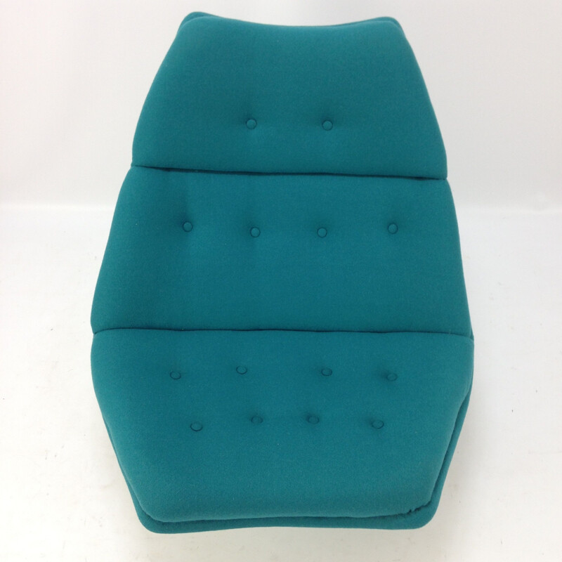 Vintage blue lounge chair F511 by Geoffrey Harcourt for Artifort