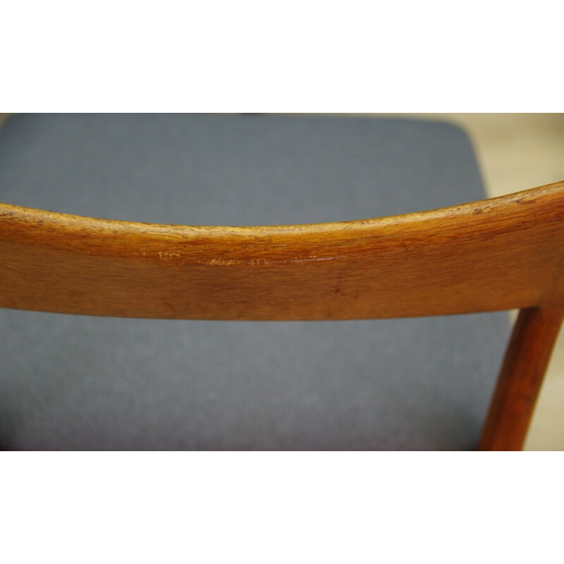 Set of 2 vintage Henning Kjaernulf chairs in teak