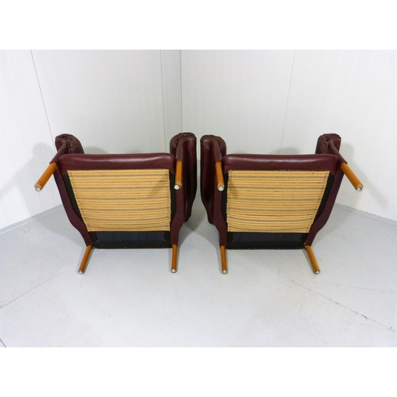 Set of 2 lounge chairs in leather by Hans Olsen