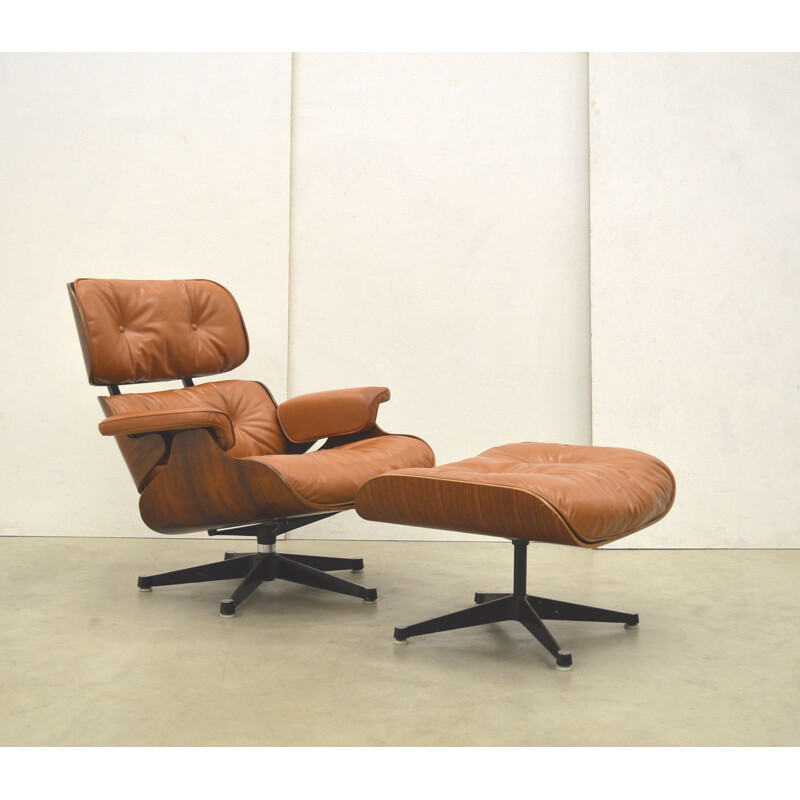 Vintage beige lounge chair and ottoman in rosewood, Charles Eames for Herman Miller