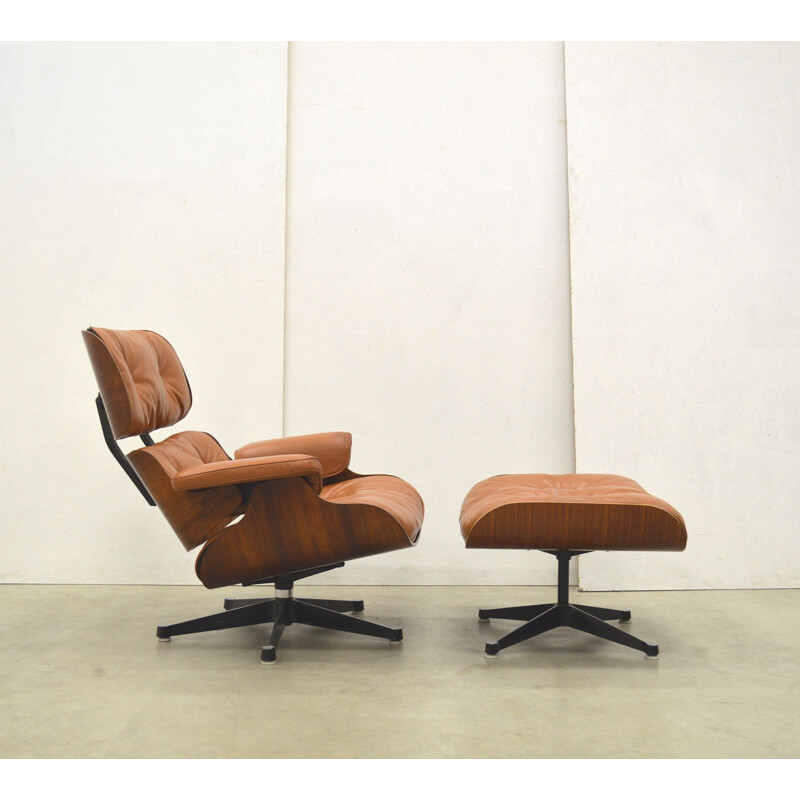 Vintage beige lounge chair and ottoman in rosewood, Charles Eames for Herman Miller