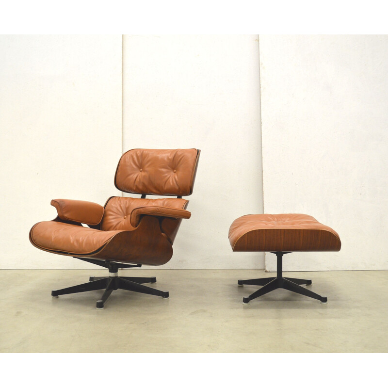 Vintage beige lounge chair and ottoman in rosewood, Charles Eames for Herman Miller