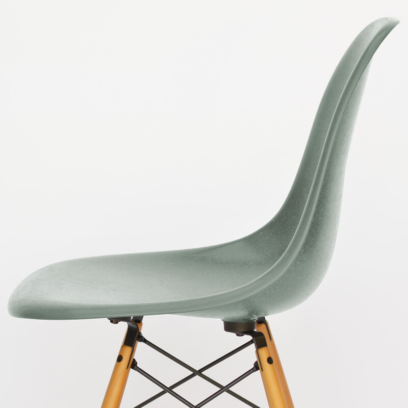 Chaise vintage verte DSW en fibre de verre par Eames pour Vitra