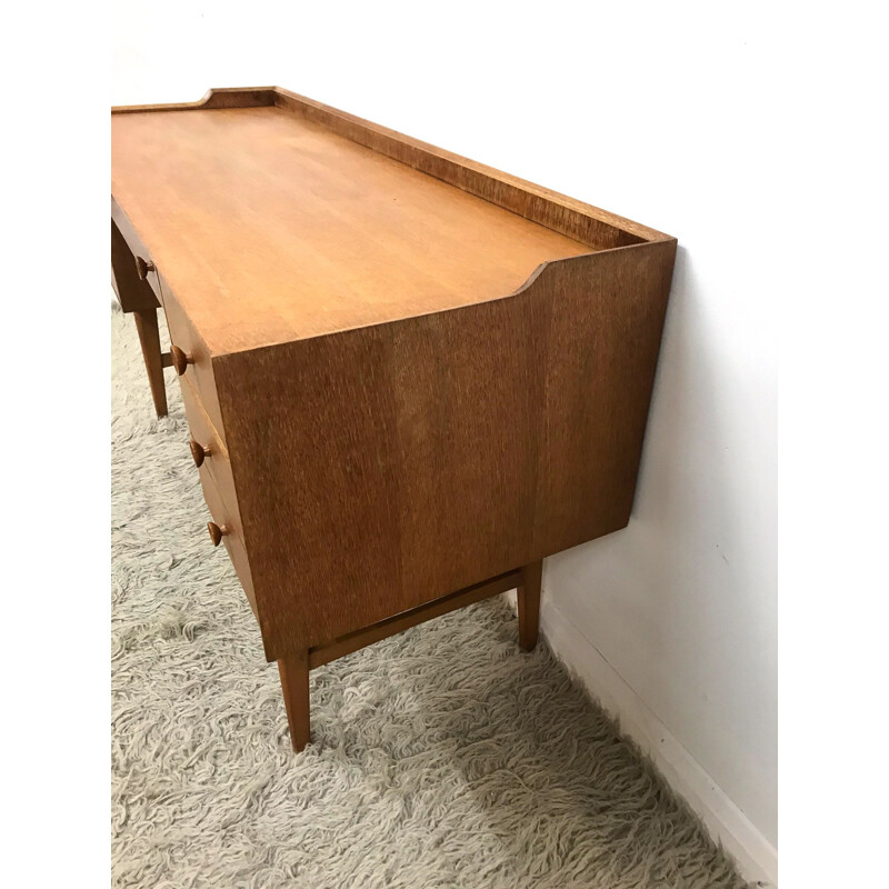 Vintage desk in oak by  Meredew