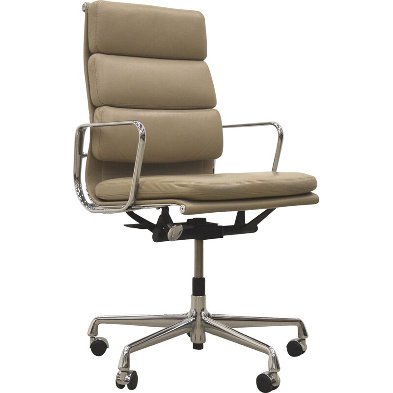 Office chair EA219 in beige leather by Charles Eames for Vitra