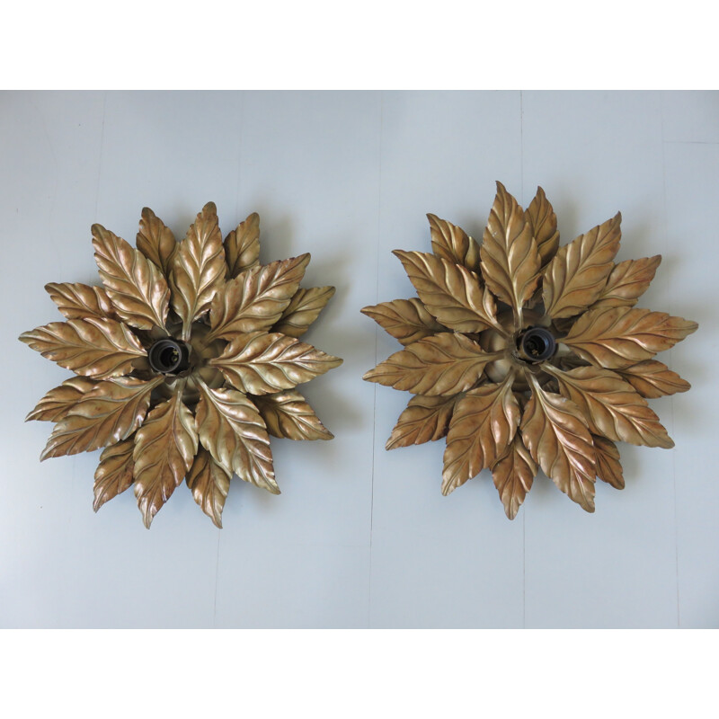 Set of 2 vintage wall lamps "flower" in golden metal