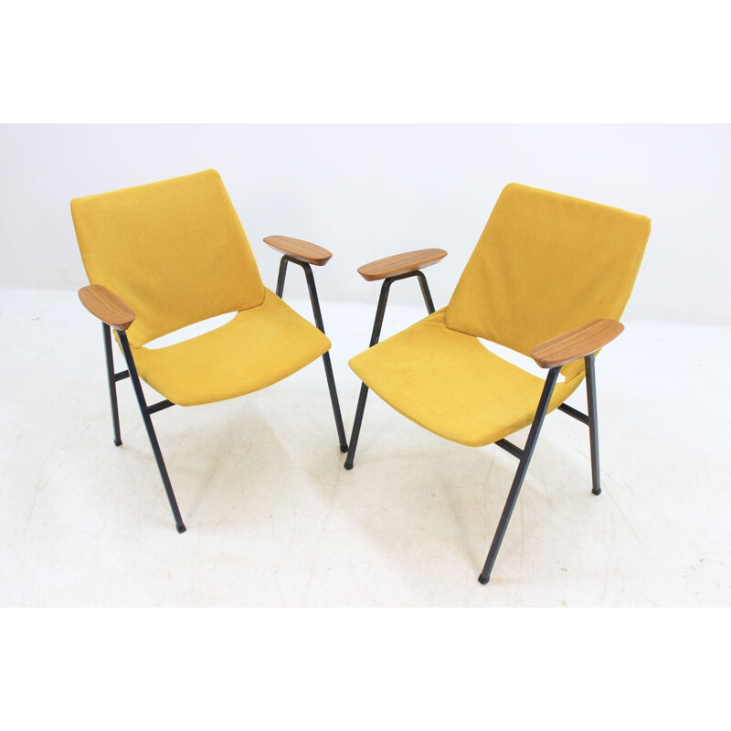 Suite de 2 fauteuils vintage jaunes par Niko Kralj