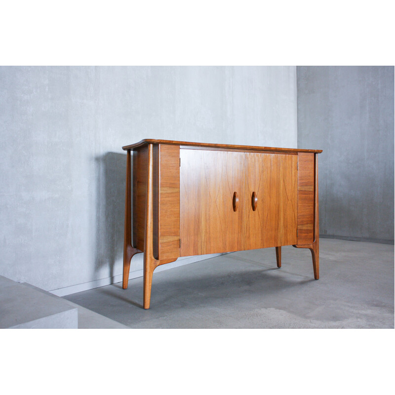 Vintage sideboard in walnut by Everest