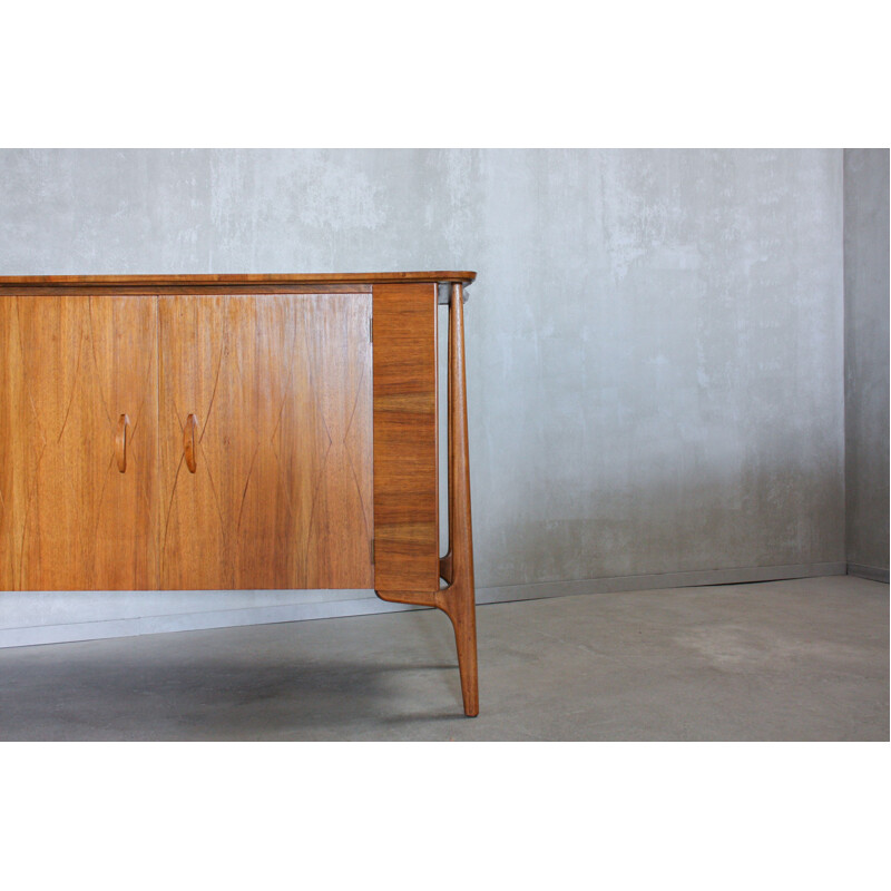 Vintage sideboard in walnut by Everest