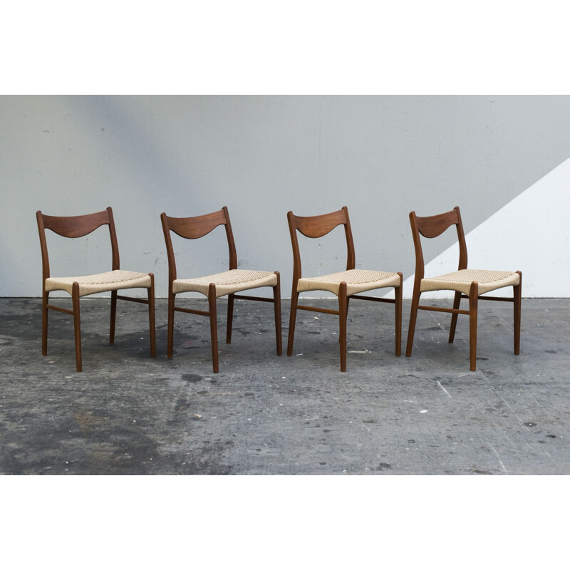 Set of 4 vintage chairs GS60 by Arne Walh Iversen