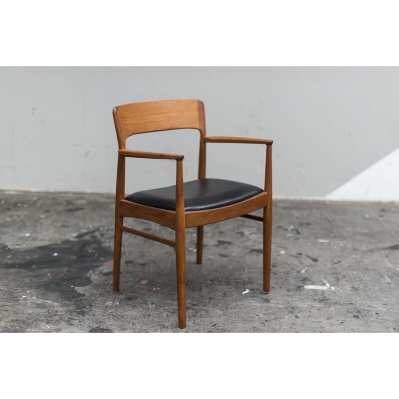 Chaise vintage noires par henning Kjaernulf