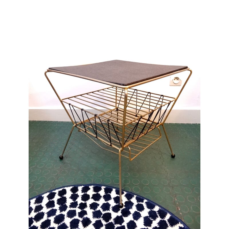 Vintage cube table in steel and plastic with magazines rack 1960