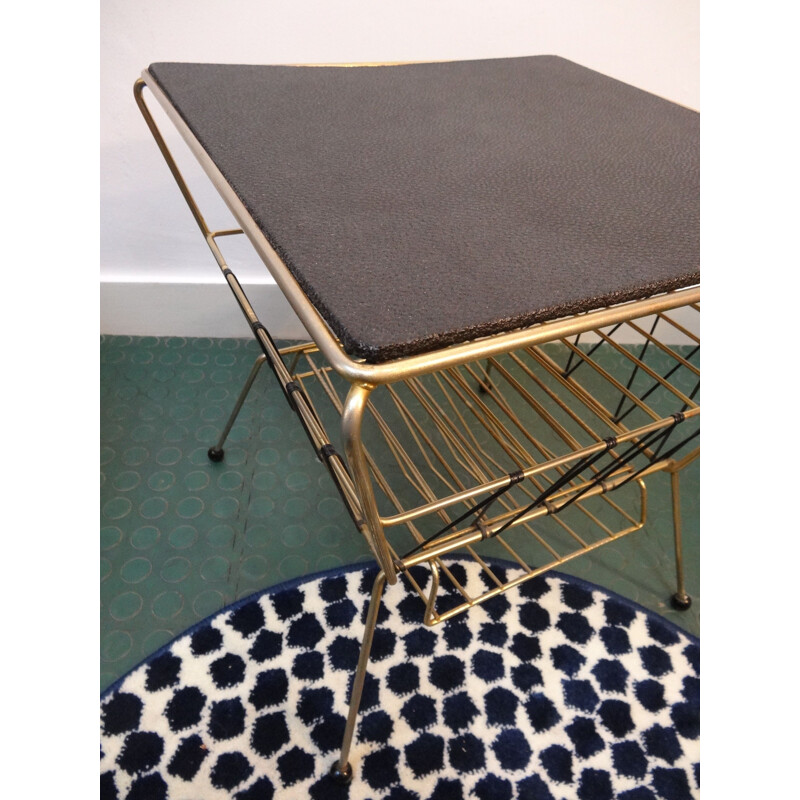 Vintage cube table in steel and plastic with magazines rack 1960