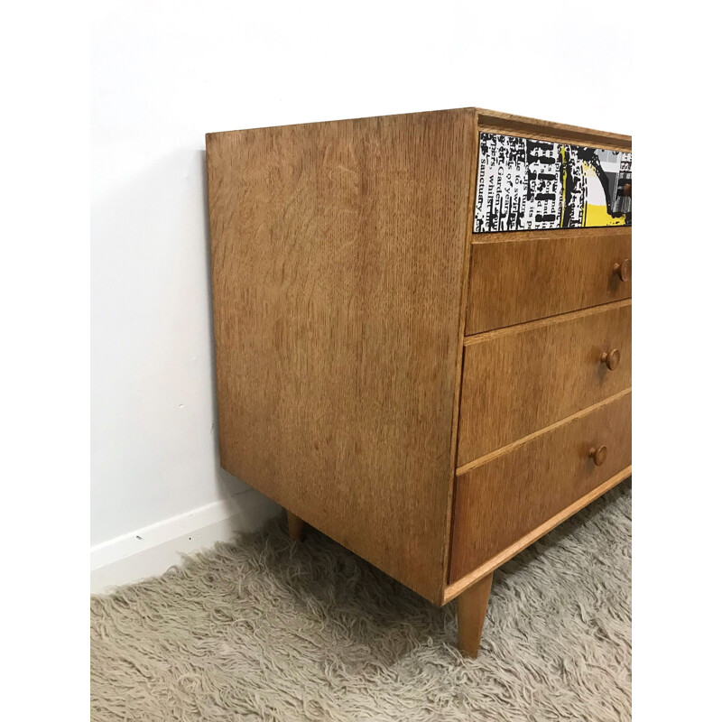 Vintage chest of drawers in oak by Meredew