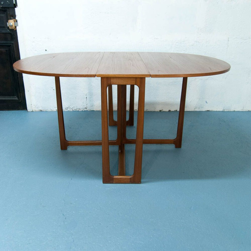 Table vintage ronde pliante par McIntosh