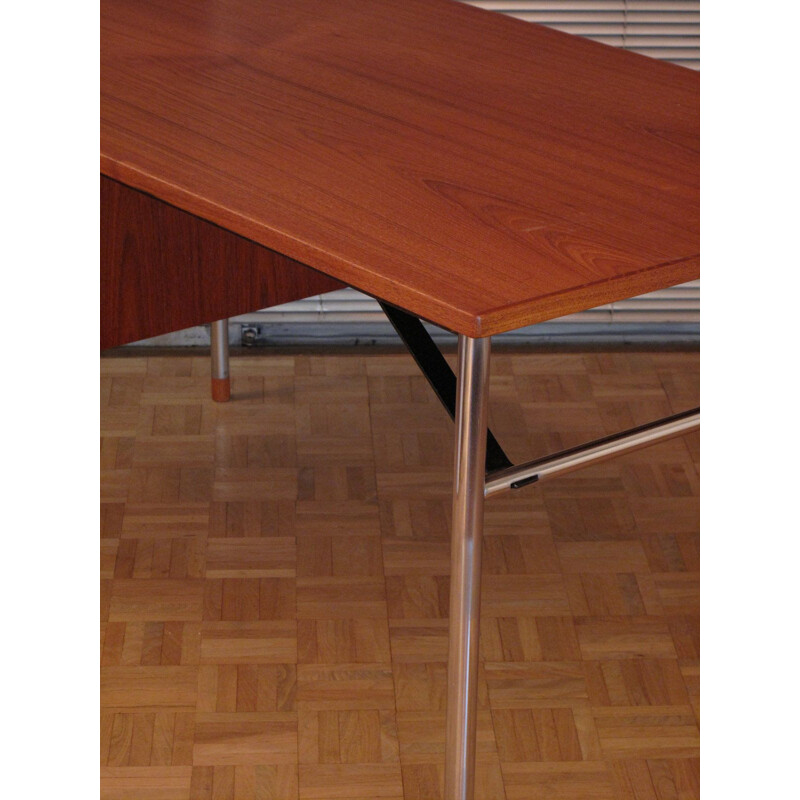 Vintage desk by Ejner Larsen and Aksel Bender Madsen