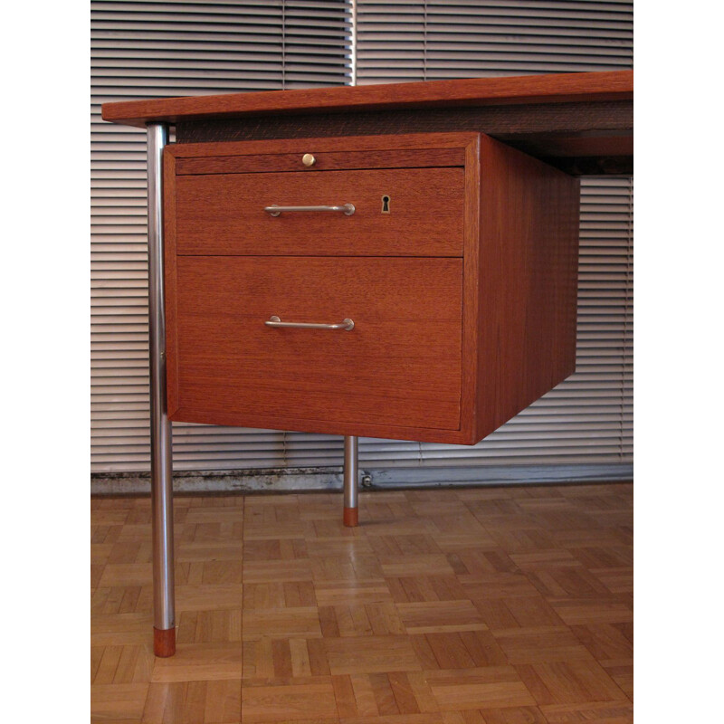 Vintage desk by Ejner Larsen and Aksel Bender Madsen