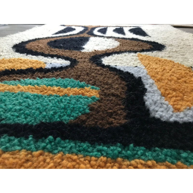 Vintage wall rug in wool