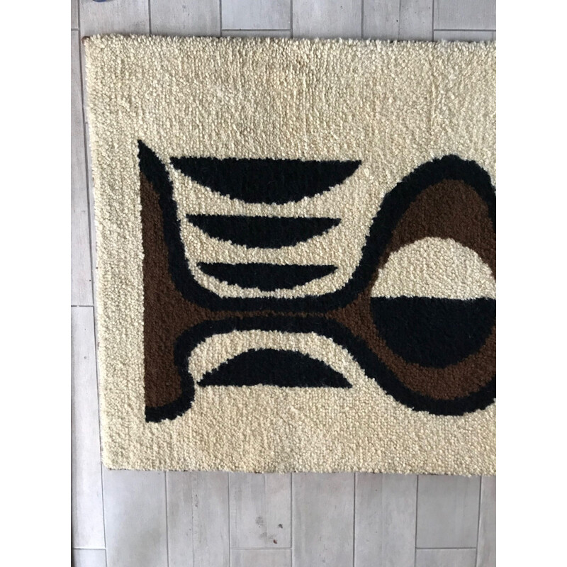 Vintage wall rug in wool