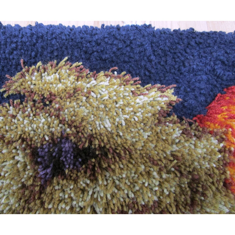 Vintage multicolor wall carpet in wool