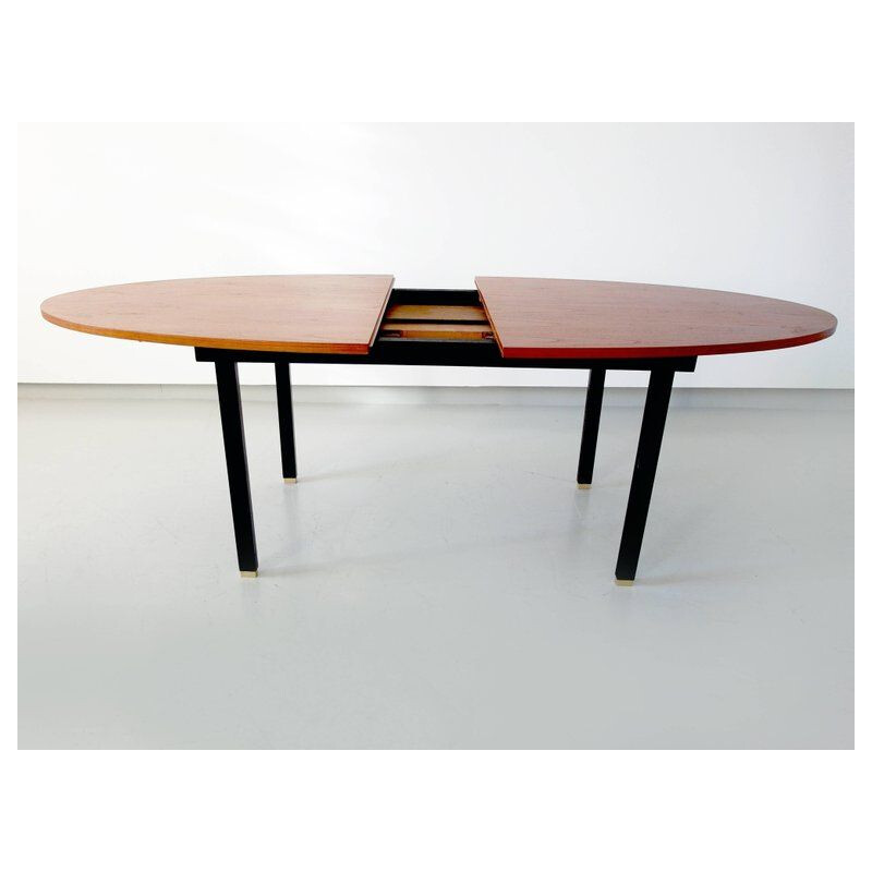 Vintage extendable oval dining table