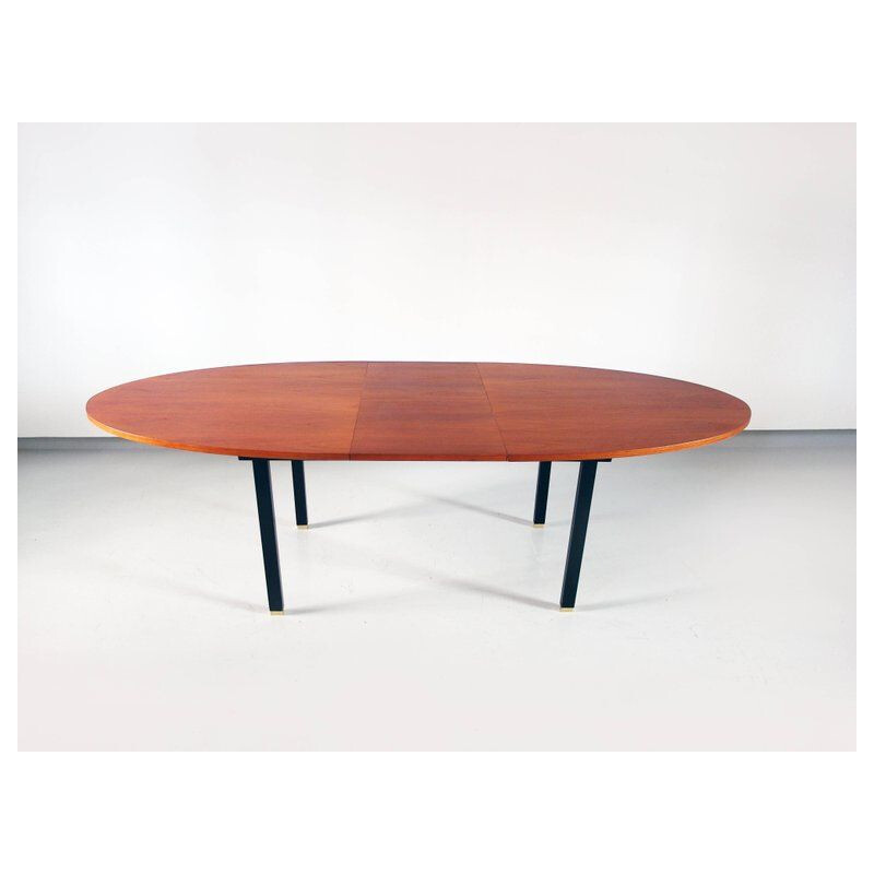 Vintage extendable oval dining table