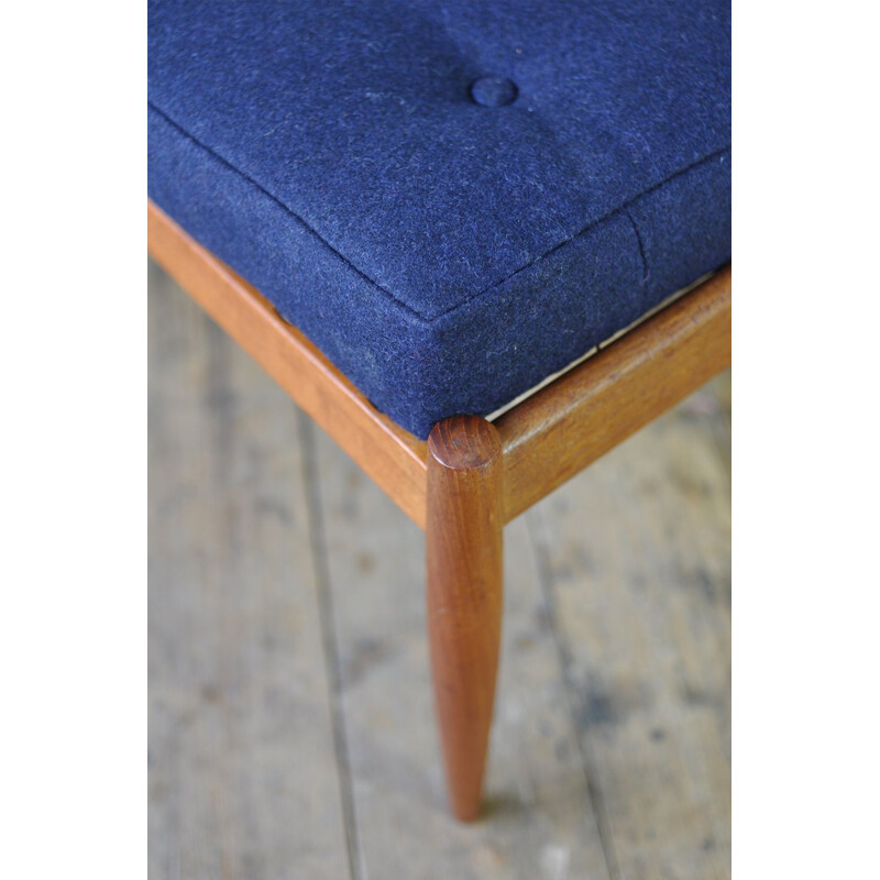 Tabouret bleu en teck par Kai Kristiansen pour Magnus Olesen